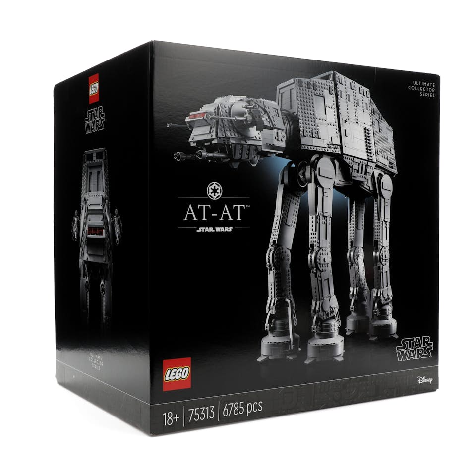 LEGO Star Wars Ultimate Collector Series AT-AT Set 75313